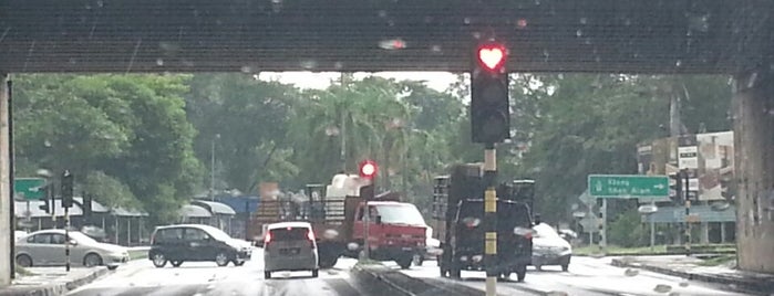 Traffic Light Sri Petaling is one of enday.