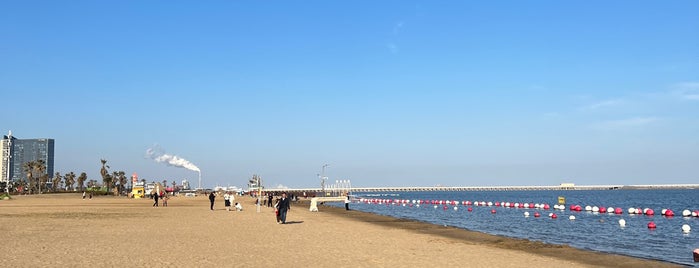 Jinshan City Beach is one of continue.