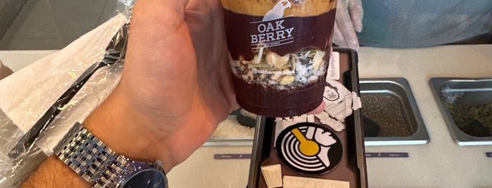 Oakberry Açai is one of Riyadh ice cream 🍦 🍧.