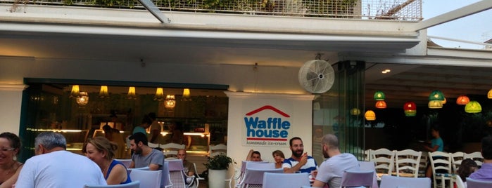 Waffle House is one of Vangelis'in Beğendiği Mekanlar.