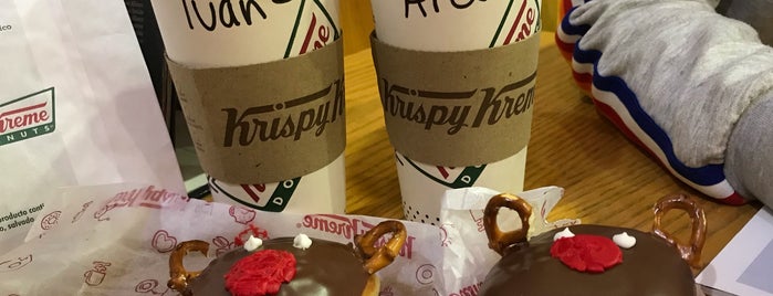 Krispy Kreme is one of สถานที่ที่บันทึกไว้ของ Alejandro.