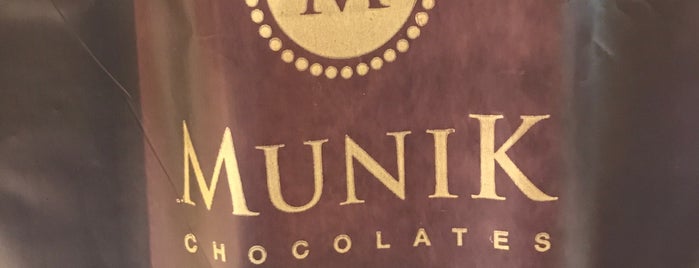 Munik Chocolates is one of สถานที่ที่ Luis ถูกใจ.