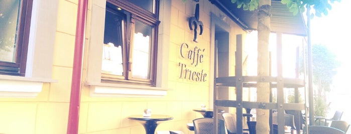 Caffé Trieste is one of Tempat yang Disukai Andre.