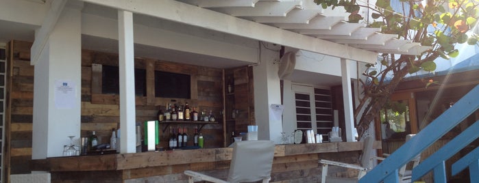 Bellini Beach is one of Brach Bars.