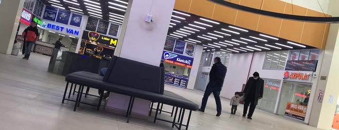 Muş Şehirler Arası Otobüs Terminali is one of Posti che sono piaciuti a K G.