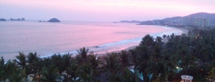 Emporio Hotel Ixtapa Zihuatanejo is one of Rogelioさんのお気に入りスポット.