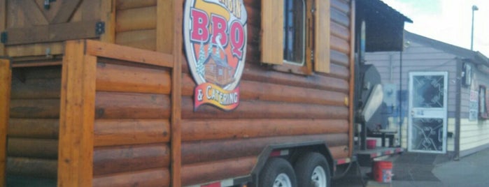 Smokie's Log Cabin Bar-b-que is one of Spokane Food Trucks/Carts.
