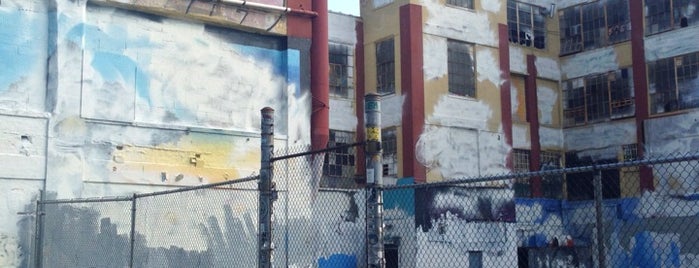 5 Pointz is one of New York sights.
