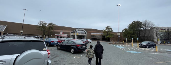 Lakeforest Mall is one of Places to Shop.