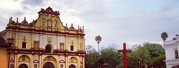 Plaza de la Paz is one of Tempat yang Disukai Alejandro.