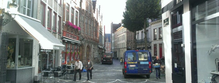 Sint-Amandsstraat is one of Brujas.