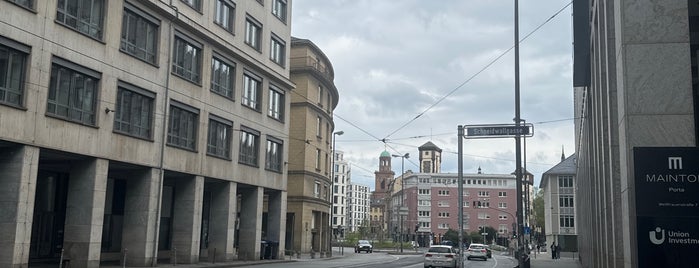 U Willy-Brandt-Platz is one of U8.