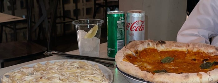 THICK Neapolitan Pizza is one of برا الرياض 🙄.