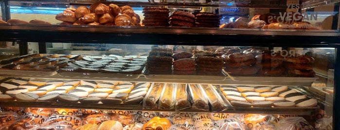Zaro’s Bakery is one of Lieux qui ont plu à Marie.