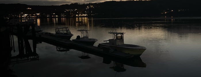 Cold Spring Harbor State Park is one of picnics.