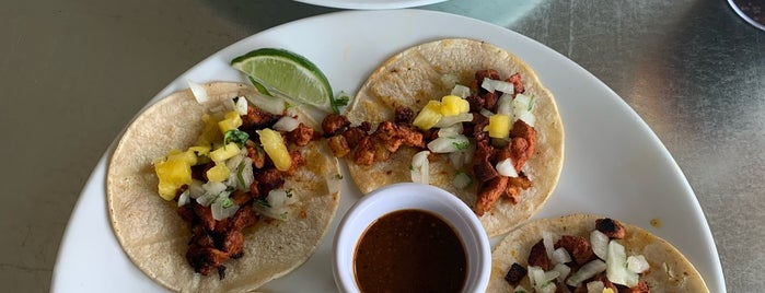 Jalapeno's Tacos And Beer is one of Locais curtidos por Pragathi.