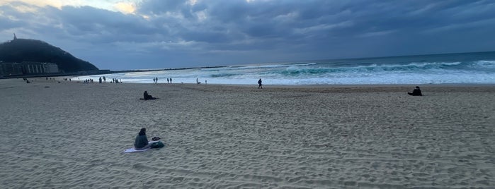 Playa de La Zurriola is one of Beaches.