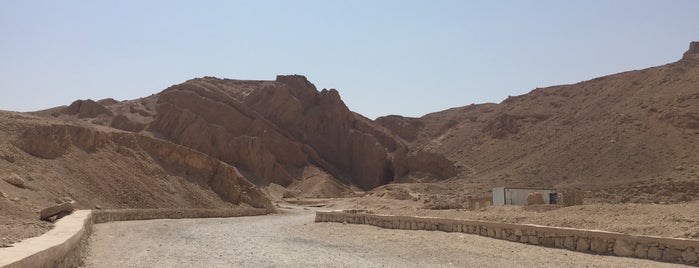 Valley of the Queens is one of Hurghada to Luxor excursion.