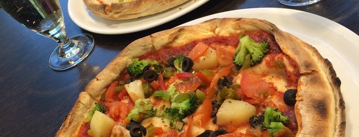 Peetri Pizza is one of mesta.