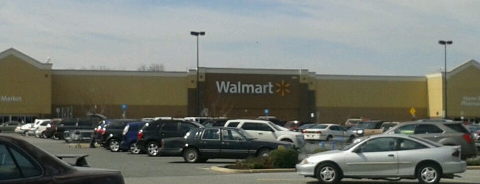 Walmart Supercenter is one of สถานที่ที่ Eric ถูกใจ.
