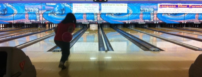 Oak Forest Bowl is one of Jillianさんのお気に入りスポット.