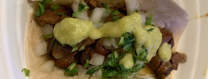 OMG Tacos is one of Posti salvati di Taylor.