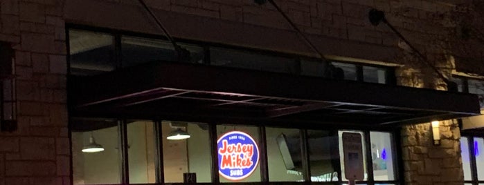 Jersey Mike's Subs is one of Lieux qui ont plu à Henoc.