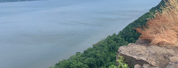 Hook Mountain is one of Outdoors in Rockland.