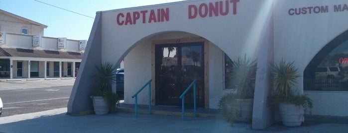 Captain Donut is one of Lieux qui ont plu à Christopher.