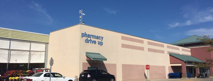 Meijer Pharmacy is one of Orte, die Aundrea gefallen.