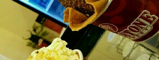 Cold Stone Creamery is one of Locais salvos de Felipe.