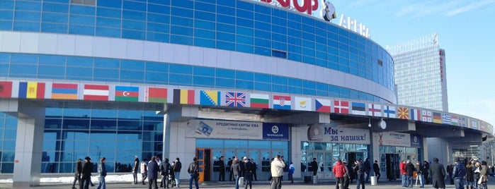 Traktor Ice Arena is one of Locais curtidos por Mustafa.