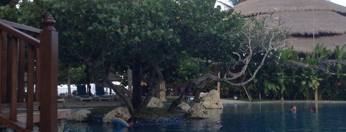 Lagoon Pool @ NDBH is one of Locais curtidos por Oxana.