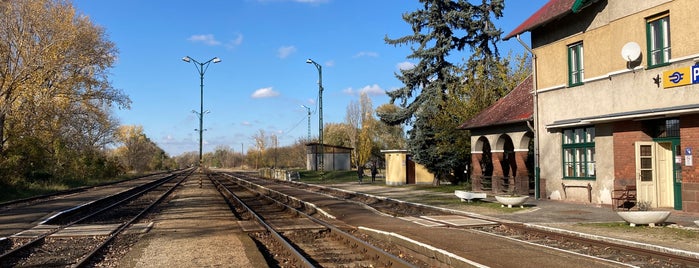 Pannonhalma vasútállomás is one of 11-es vasútvonal -Bakonyvasút-.