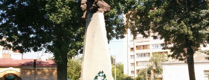 Памятник Климу Савуру is one of Памятники достопримечательности в Ровно.