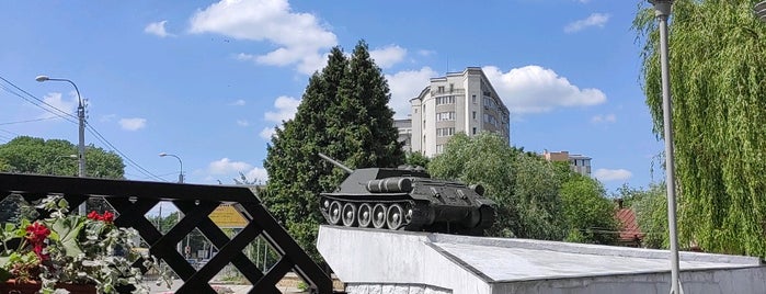 Танк СУ-100 is one of Ровно.