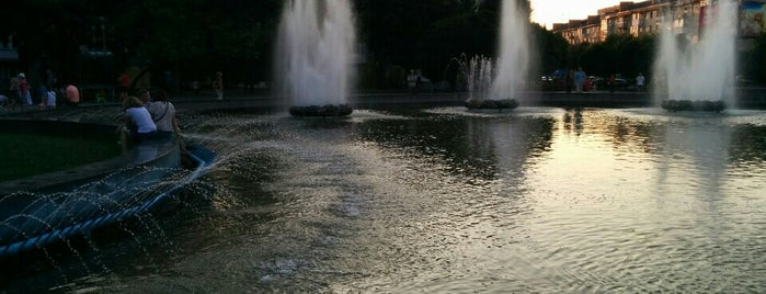 фонтан на Бродвее is one of Posti che sono piaciuti a Stephen.