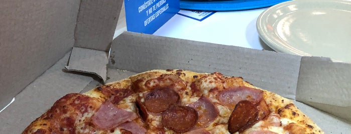 Domino's Pizza is one of Restaurantes.