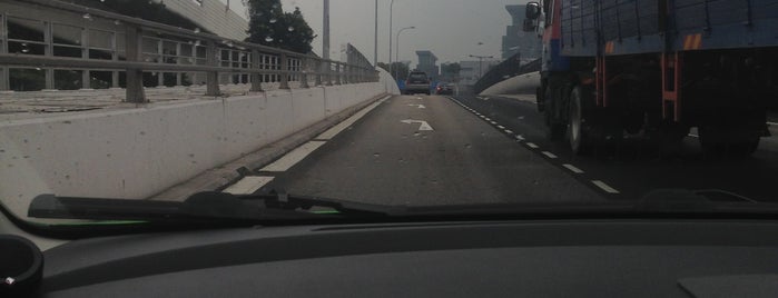 Woodlands Checkpoint (Causeway) is one of le 4sq with Donald :].