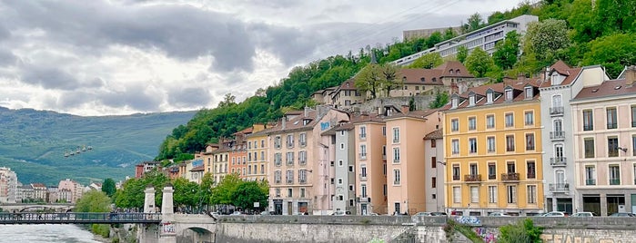Grenoble is one of La route Napoléon.