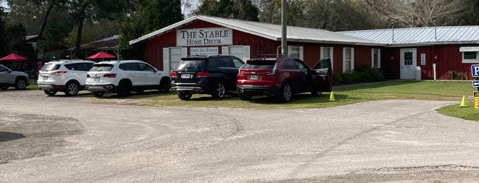 The Barn Antiques is one of Auburndale.