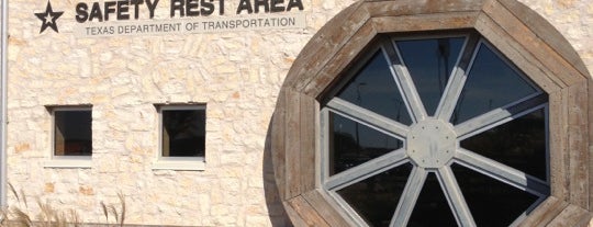 Bell County Northbound Safety Rest Area is one of Deborah'ın Beğendiği Mekanlar.