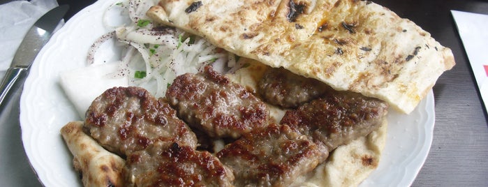 Güler Kebap is one of EGE DEN SEÇMELER MEKANLAR İZMİR SERKAN.