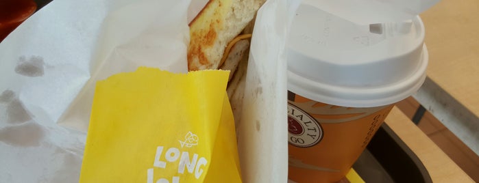 Long John Silver's is one of Deborahさんのお気に入りスポット.