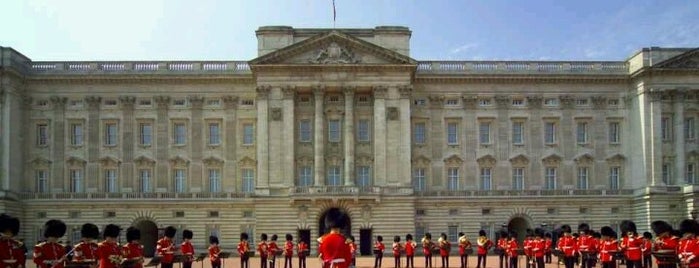 Buckingham Palace is one of London's 40 Most Famous Landmarks.