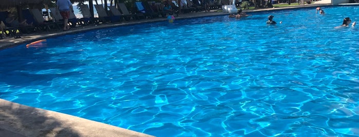 alberca - pool is one of Vanessa : понравившиеся места.