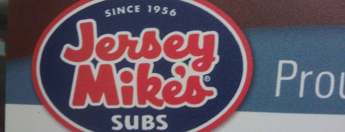 Jersey Mike's Subs is one of Orte, die Ya'akov gefallen.