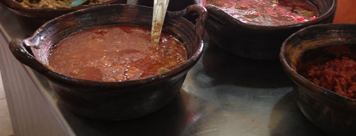 Tacos La Sombrilla is one of Lugares favoritos de Ale.