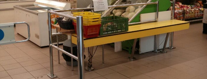 Asia Supermarkt Nakwon is one of einkaufen.