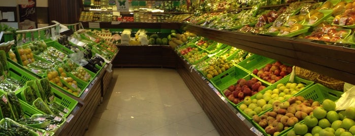 Bamika Fruit & Vegetable Store is one of The 15 Best Places for Healthy Food in Tehrān.